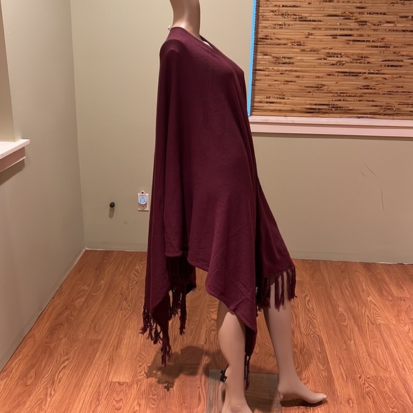 Robbi & Nikki Burgundy Shawl Cape With Fringe In Wool Blend Long And Soft O/S - Picture 3 of 7